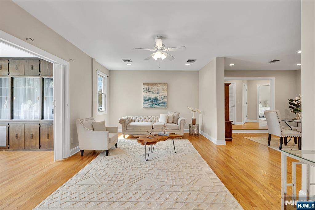 245 Kingsland Avenue - Photo 5
