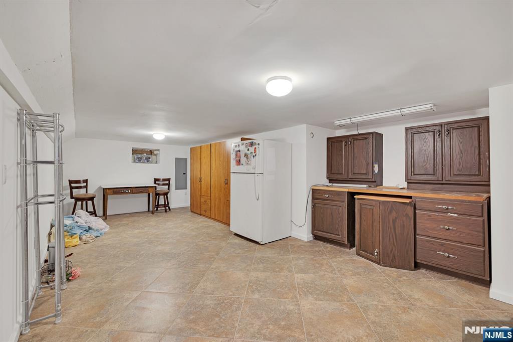 245 Kingsland Avenue — photo 43