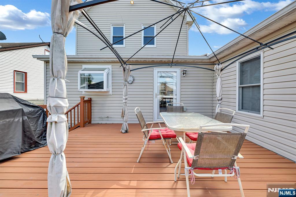 245 Kingsland Avenue — photo 47