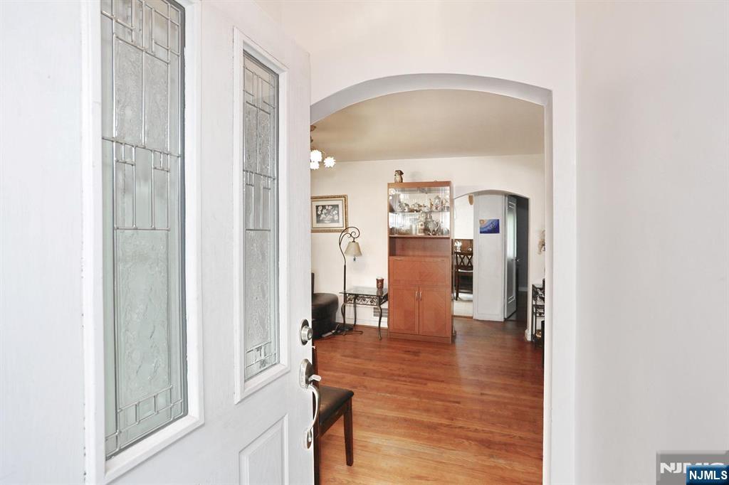 163 Monroe Avenue - Photo 3