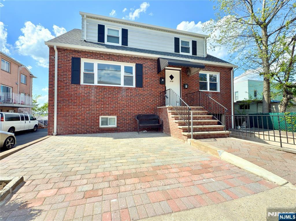 208 Walnut St, Newark City, NJ, 07105-1217