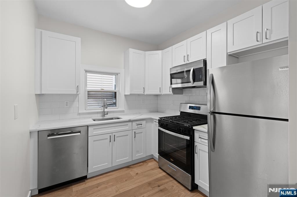 208 Walnut St, Newark City, NJ, 07105-1217