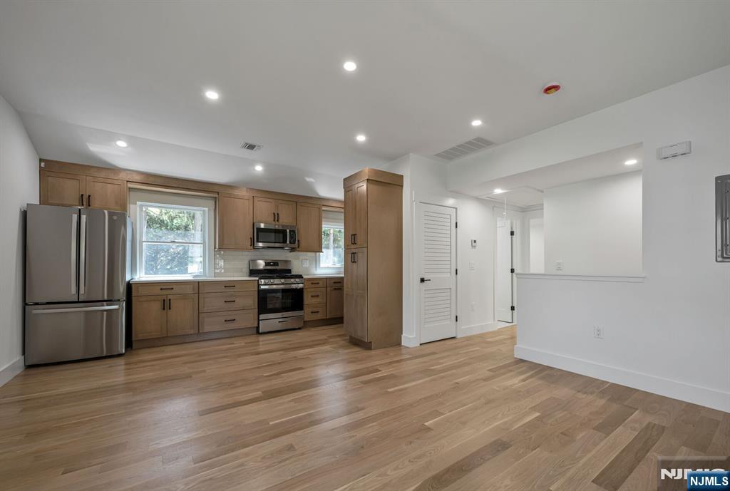399 Gilbert Street Second Floor - Photo 5
