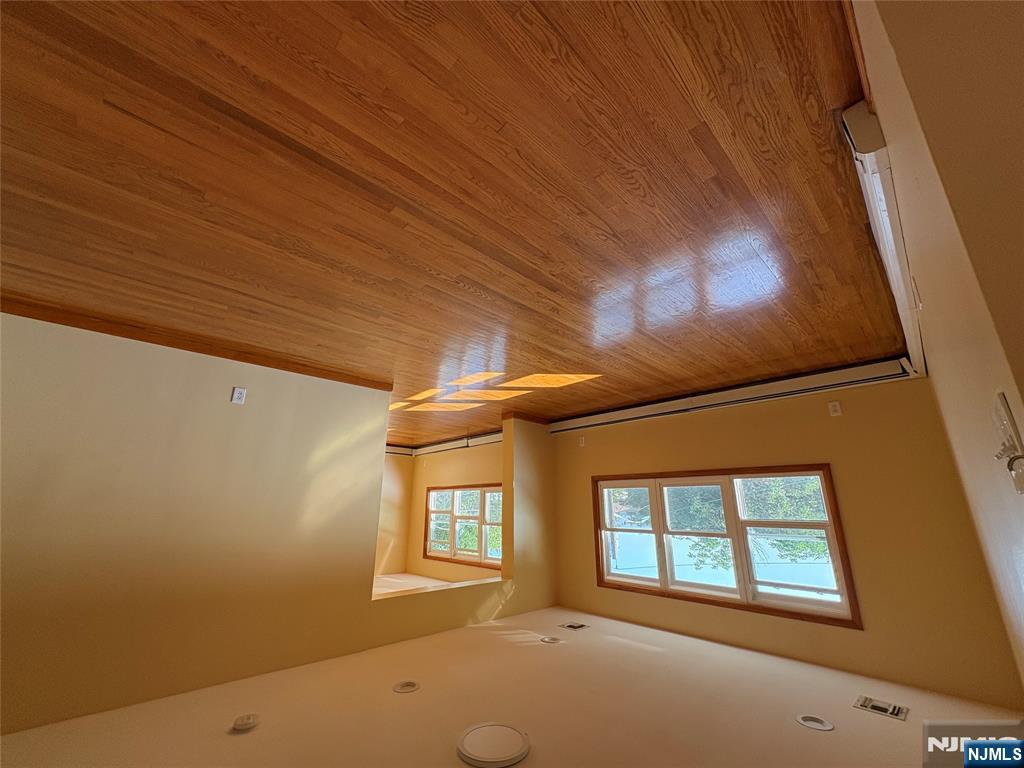 458 Lawn Avenue 2nd Floor - Photo 3