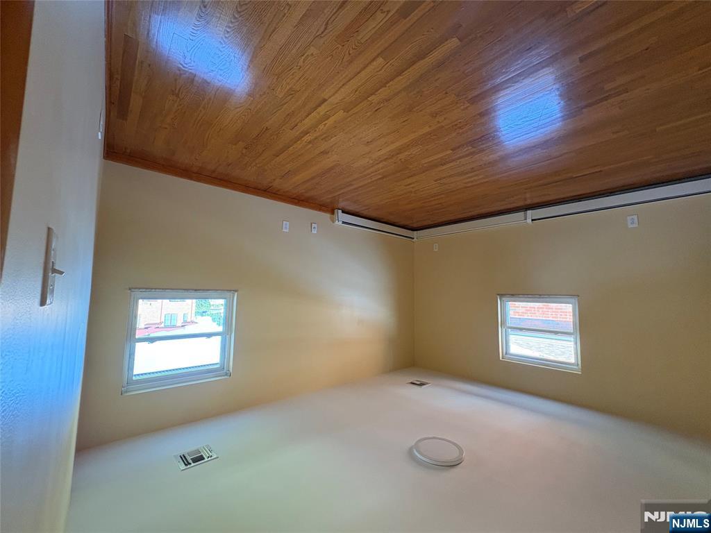 458 Lawn, #2nd Floor, Palisades Park, NJ 07650 Listing Photo  6