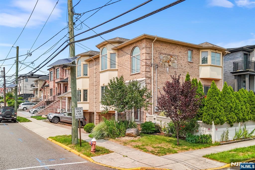 111 Lakeview Drive, Old Tappan, NJ, 07675