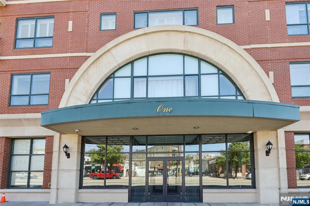 1 Orient Way 204 - Photo 3