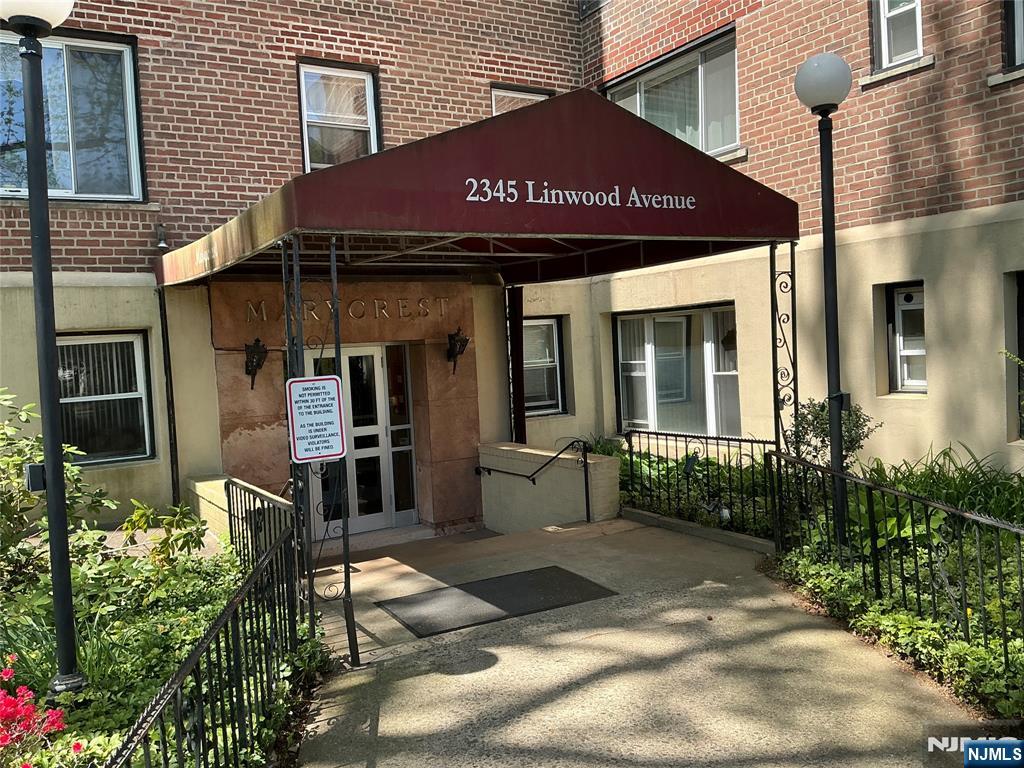 2345 Linwood 4H - Photo 1