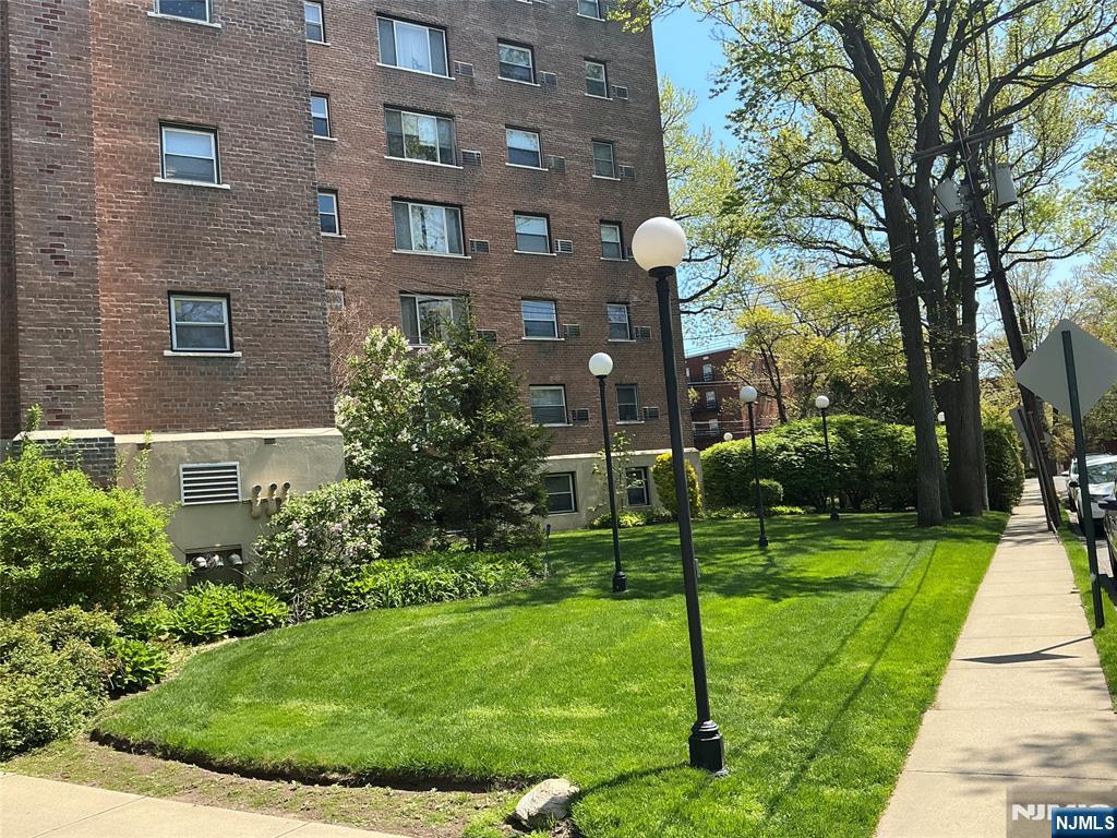 2345 Linwood 4H - Photo 4