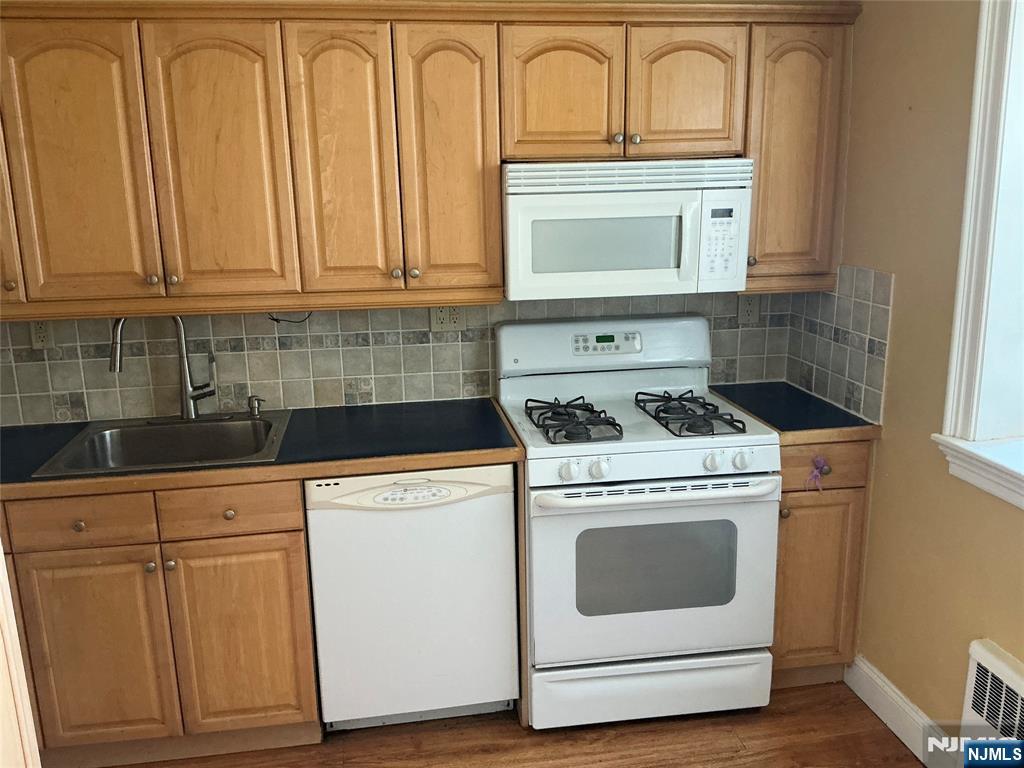 2345 Linwood #4H