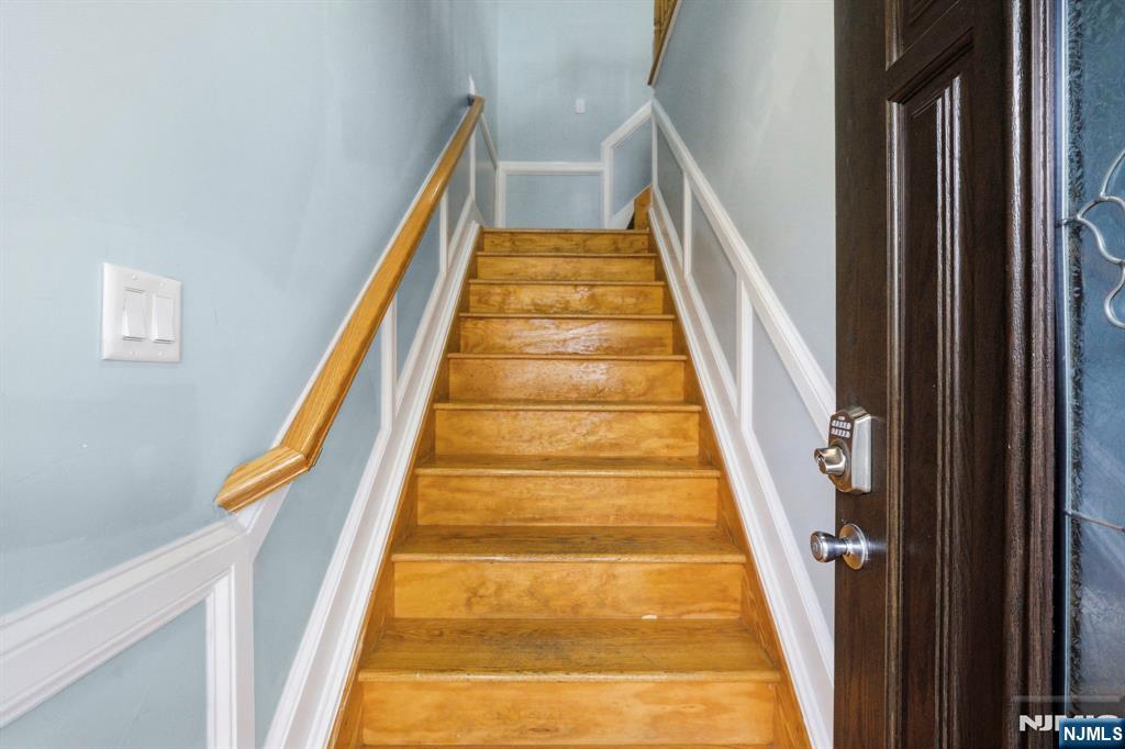 245 Jewett Avenue