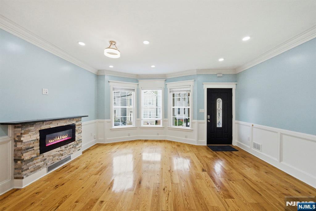 245 Jewett Avenue
