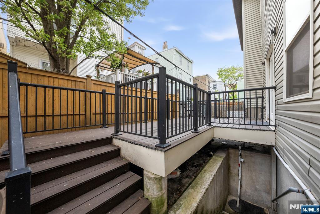 245 Jewett Avenue