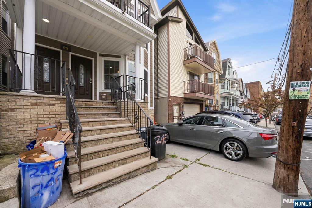 245 Jewett Avenue