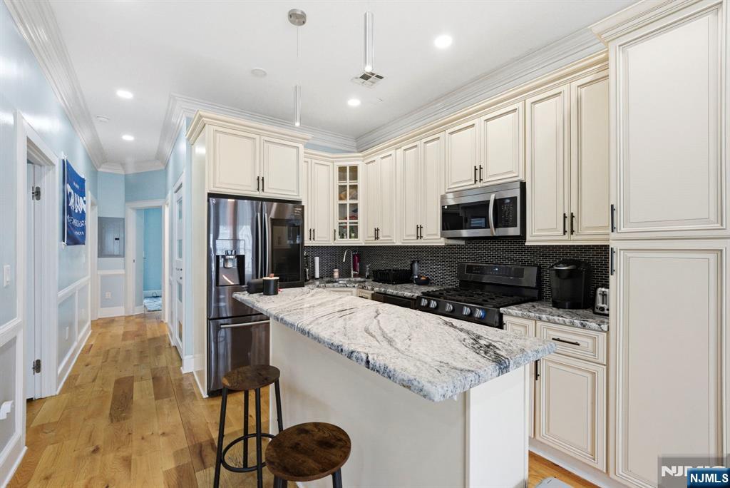 245 Jewett Avenue