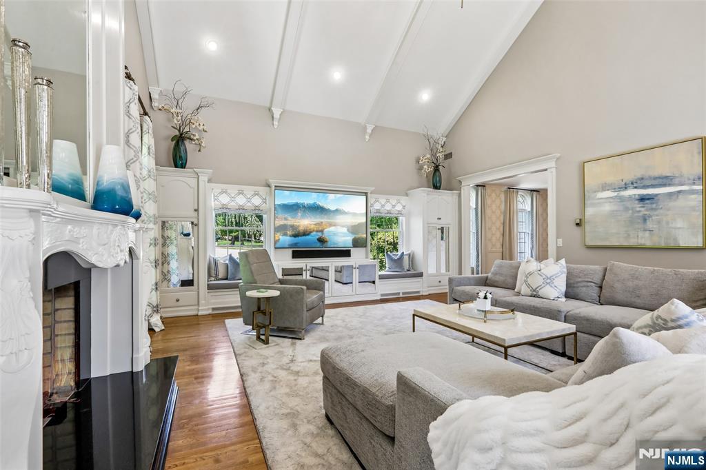 41 Sunflower Drive, Upper Saddle River, NJ 07458 Listing Photo  13
