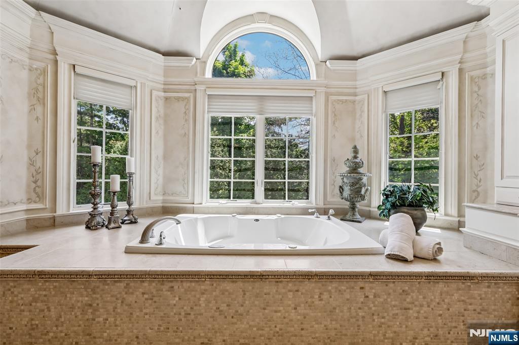 41 Sunflower Drive, Upper Saddle River, NJ 07458 Listing Photo  32