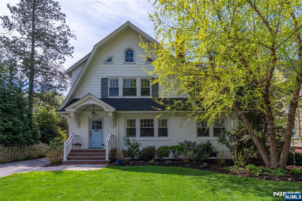 34 Oakwood Avenue - Photo 1