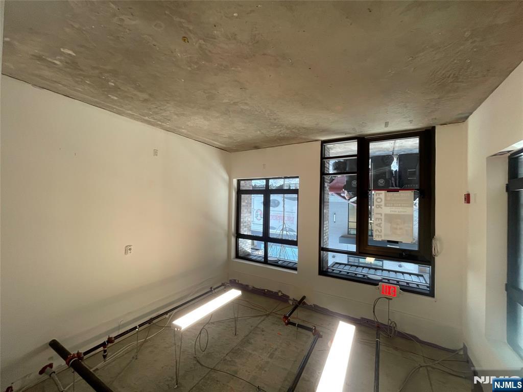 58 Union Street STORE FRONT - Photo 3