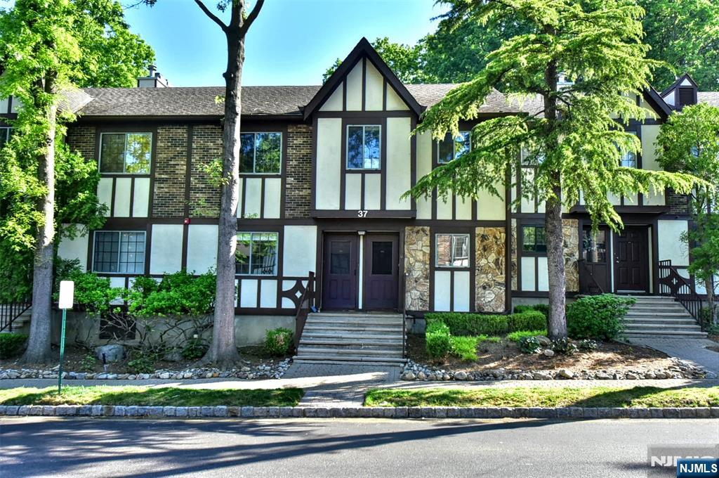 3707 Mark Twain Way, Mahwah, NJ 07430 Listing Photo  0