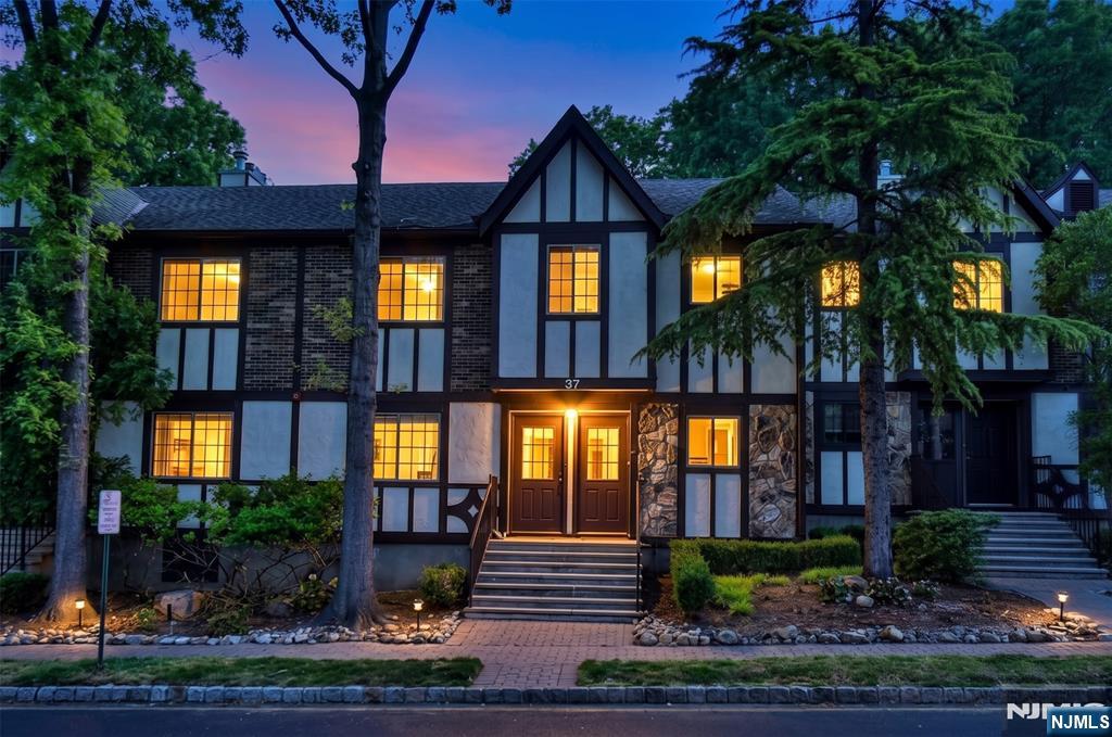 3707 Mark Twain Way, Mahwah, NJ 07430 Listing Photo  1
