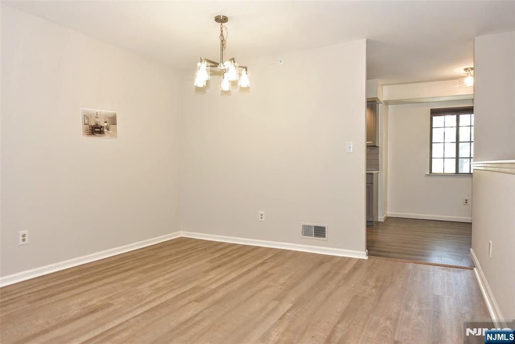 3707 Mark Twain Way, Mahwah, NJ 07430 Listing Photo  8