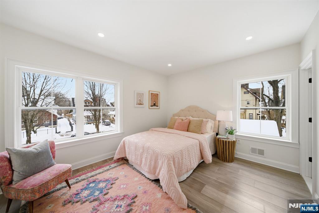 28 Irving Street — photo 17