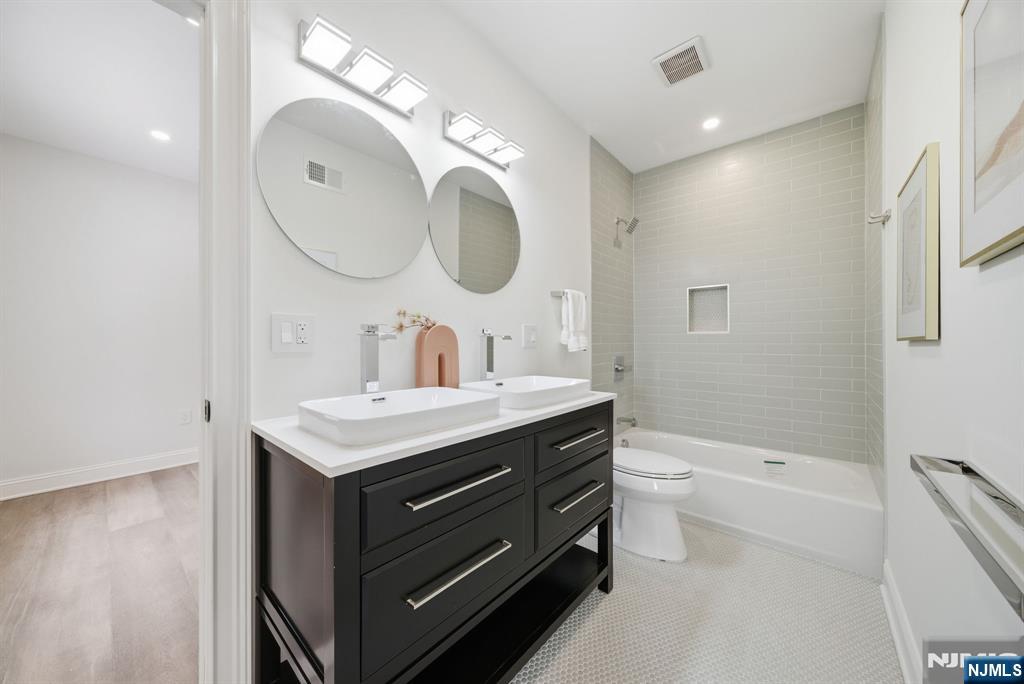 28 Irving Street — photo 19