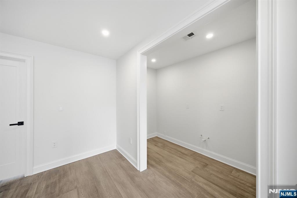 28 Irving Street — photo 27