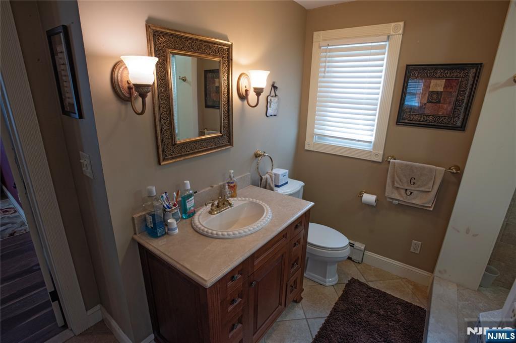 585 Monroe Place — photo 15