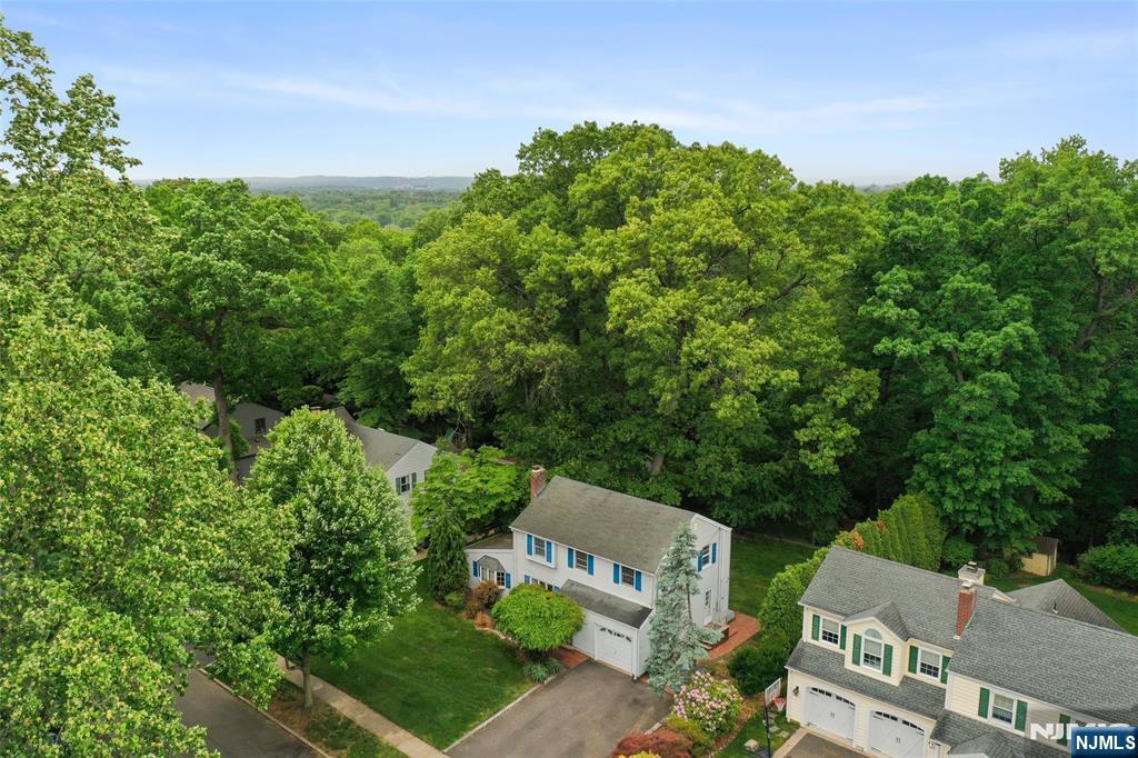 557 Monroe Court - Photo 4