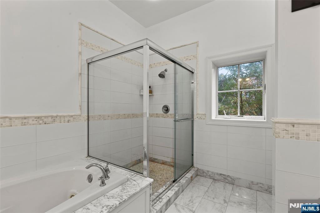 1600 Kaufers, #4, Fort Lee, NJ 07024 Listing Photo  18