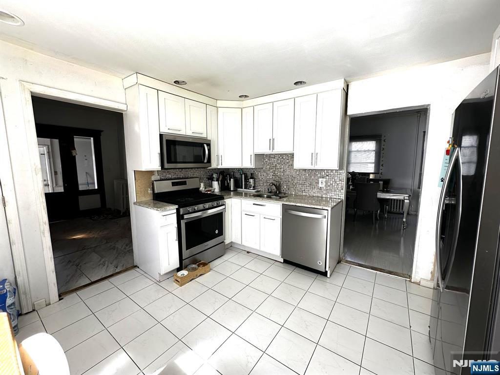 Eat in kitchen