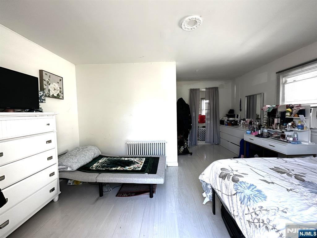 Bonus, den , or fifth bedroom