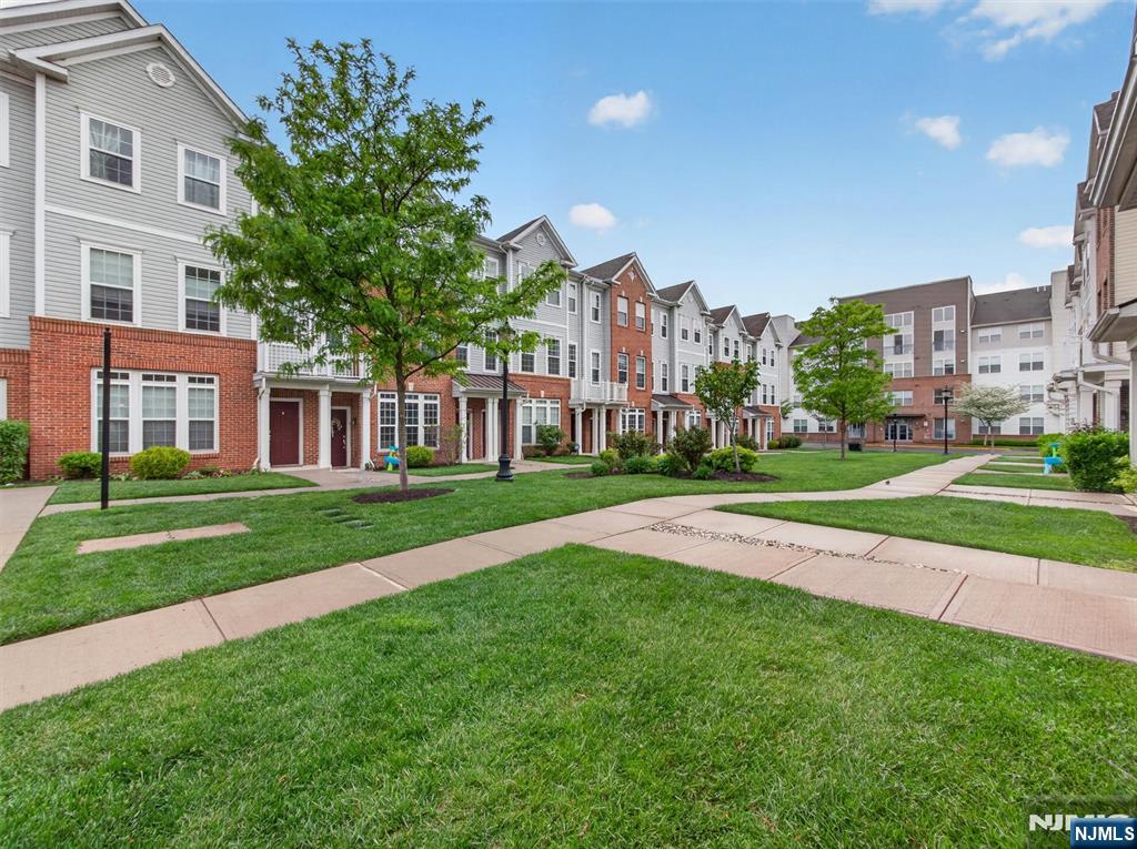 8 Veterans Drive - Photo 2