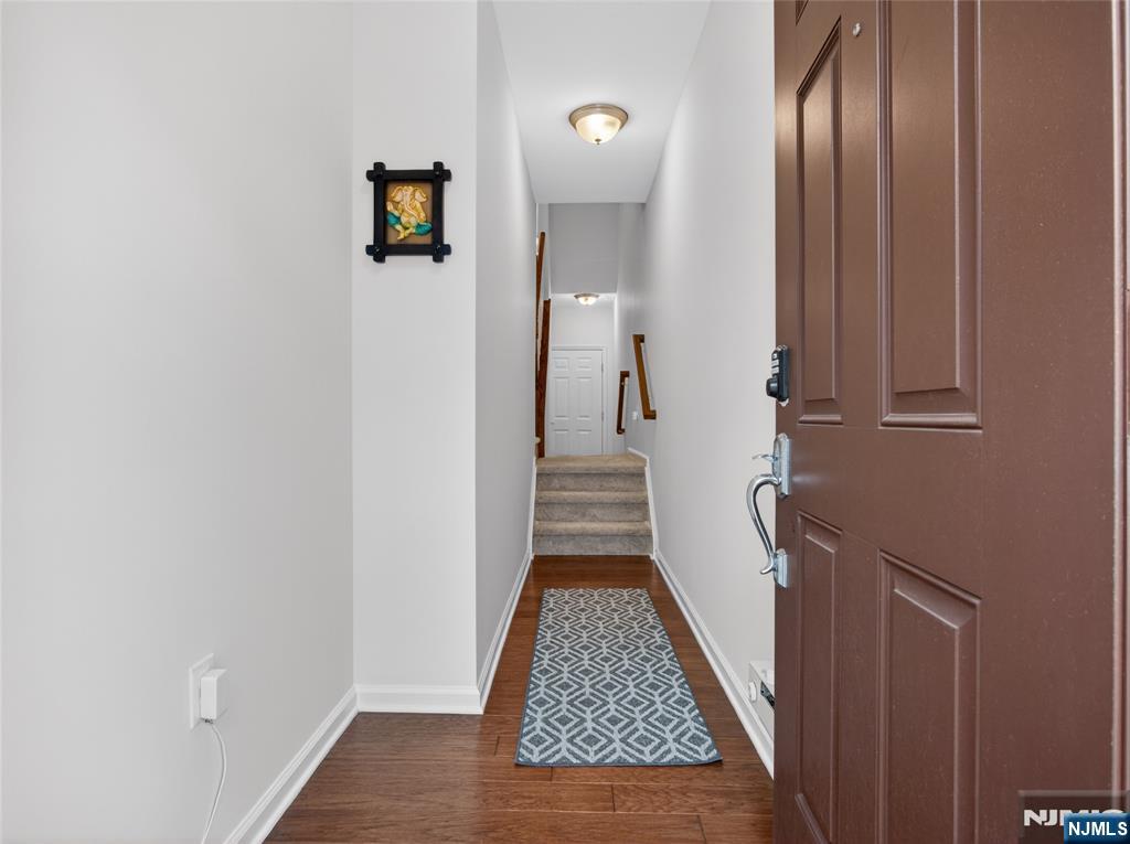 8 Veterans Drive - Photo 4