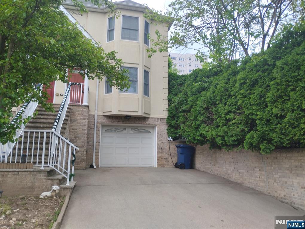 277 3rd St, Hackensack, NJ 07601