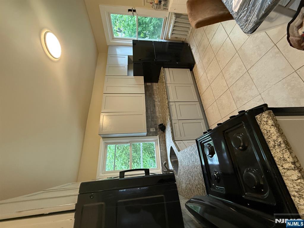 83 Vassar Ave, Newark City, NJ, 07112-2249