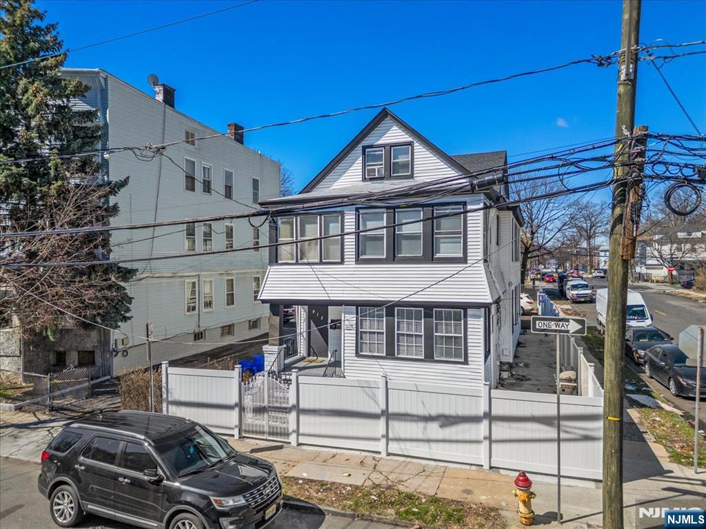 913 19th Street - Photo 2