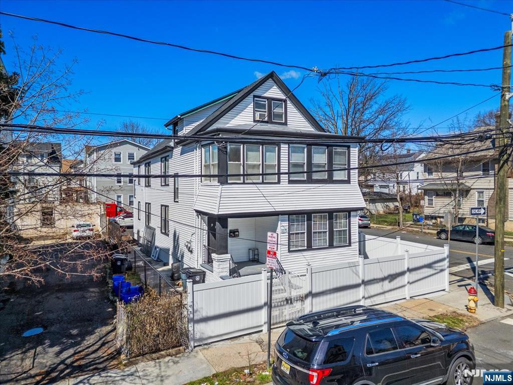 913 19th Street - Photo 3