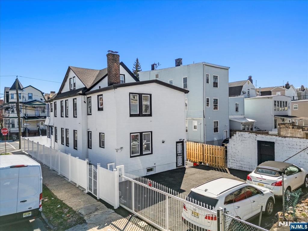 913 19th Street - Photo 4