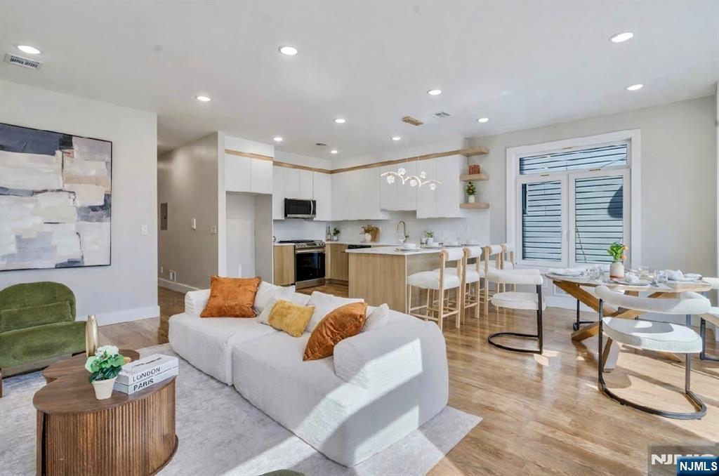 31 Grace Street - Photo 2