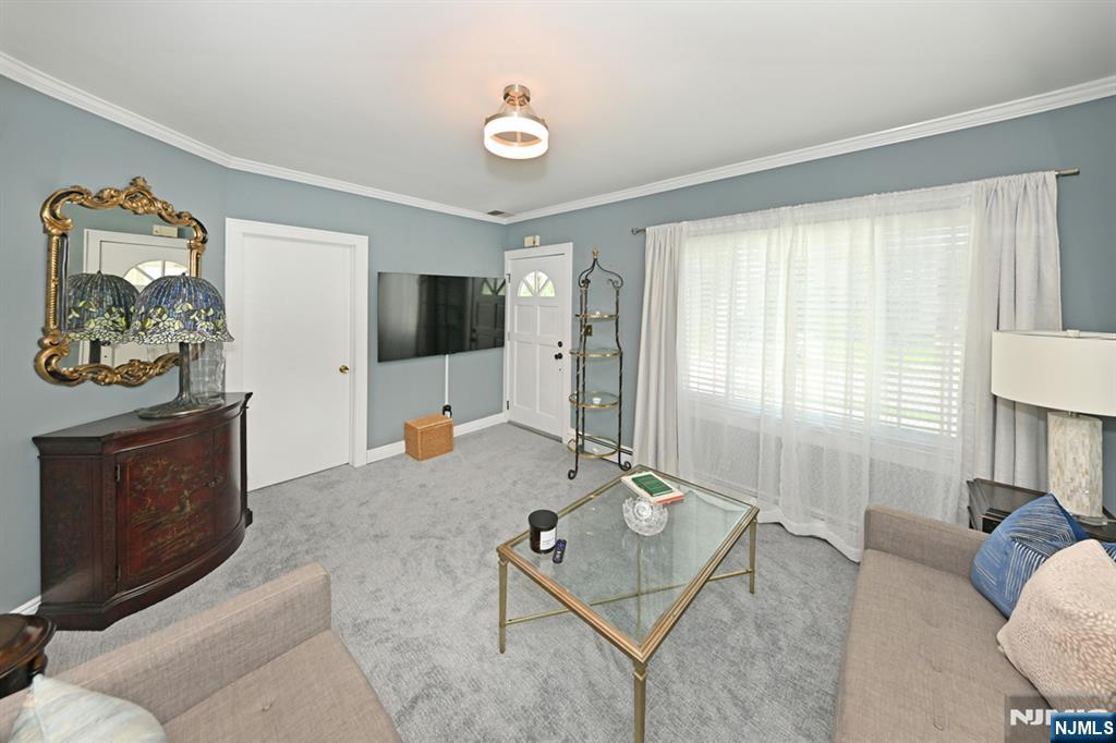 115 Forest Place - Photo 2
