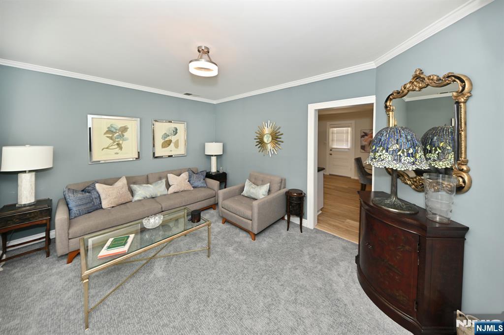 115 Forest Place - Photo 3