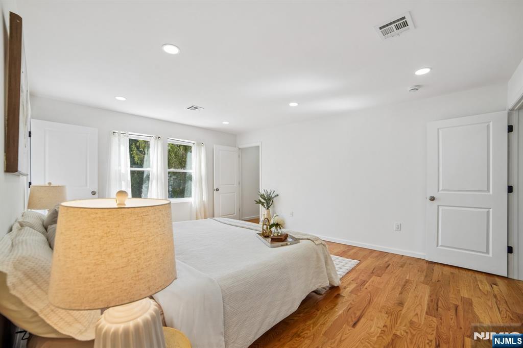 207 Lake Shore Drive