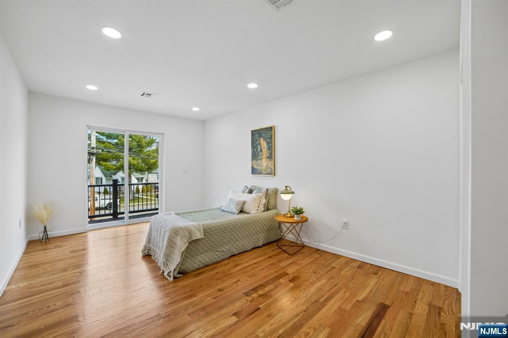 207 Lake Shore Drive