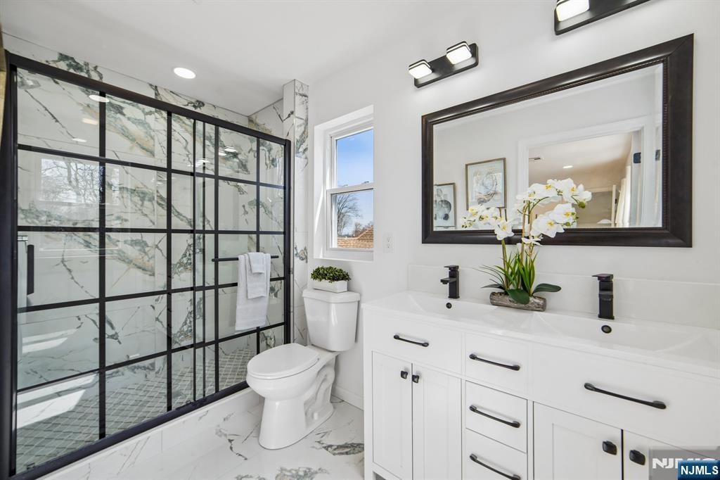 207 Lake Shore Drive