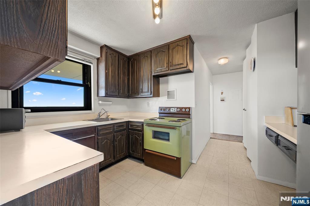 Spacious Kitchen