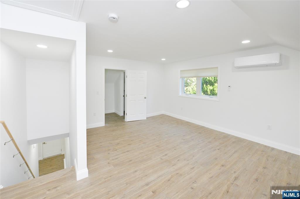 385 Goffle Road 2nd Floor - Photo 3