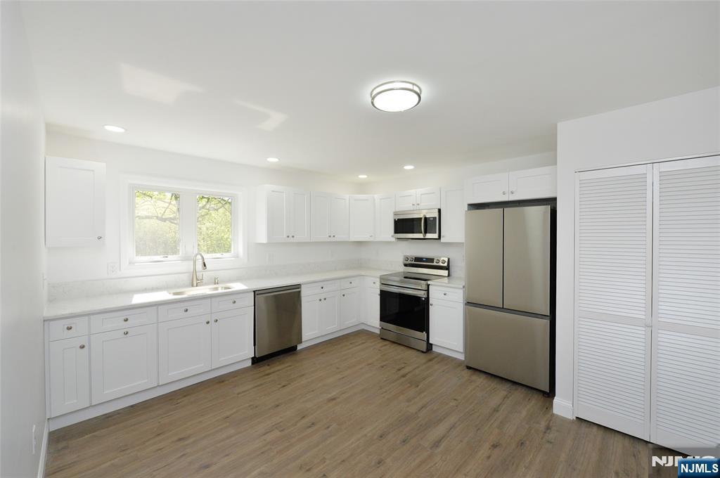 385 Goffle Road 2nd Floor - Photo 4